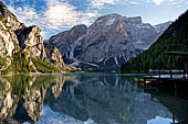 Parco Naturale Fanes-Senes-Braies. La traversata da San Vigilio di Marebbe al lago di Braies, 
Il lago di Braies con la Croda del Becco sullo sfondo 